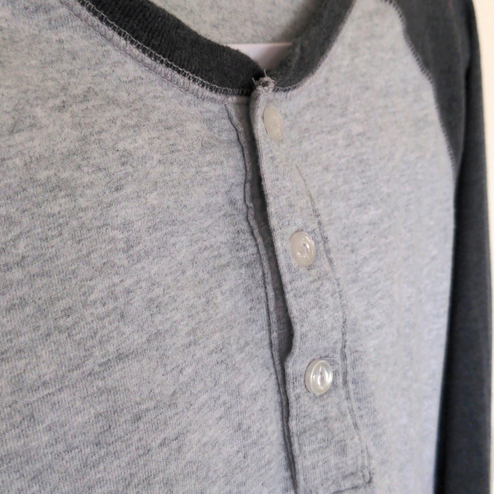 Amazon essentials Henley, (Grey) Medium - Picture 4 of 6
